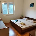 Alenka Apartment *