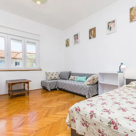 Alenka Apartment *