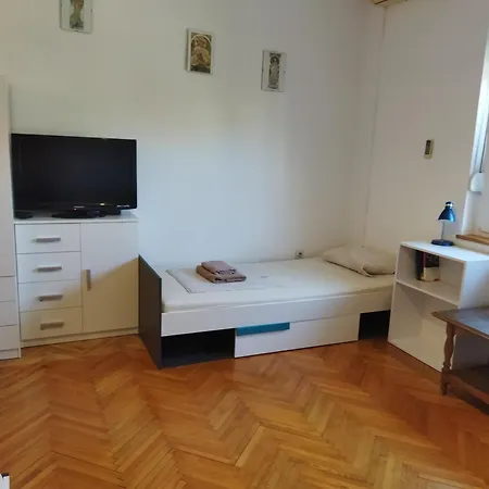 Apartment Alenka *