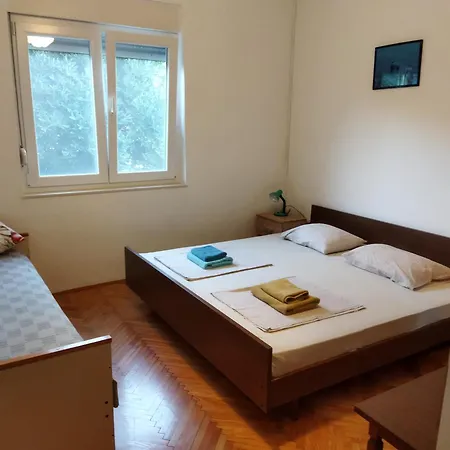 Alenka Appartement *