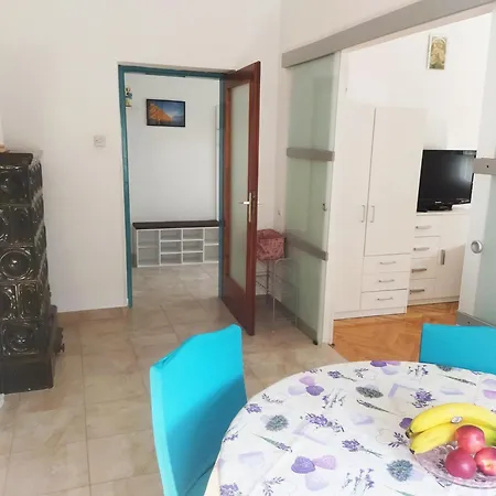 Alenka * Μούρτερ