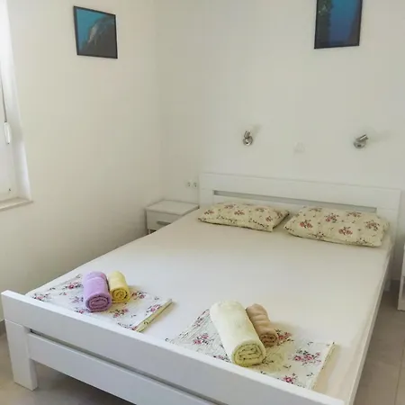 Apartment Alenka *