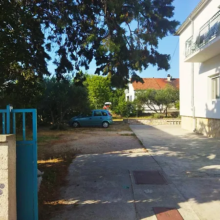 Alenka Μούρτερ