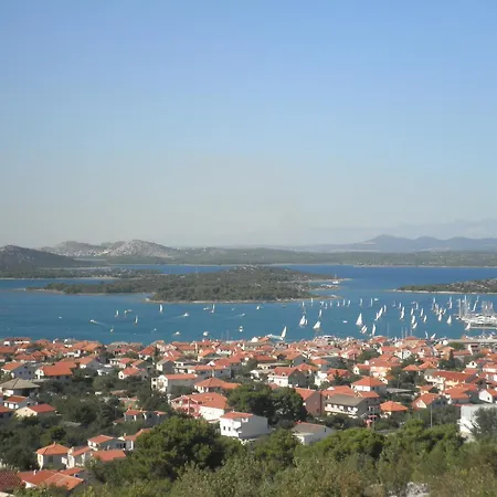 Alenka アパート *