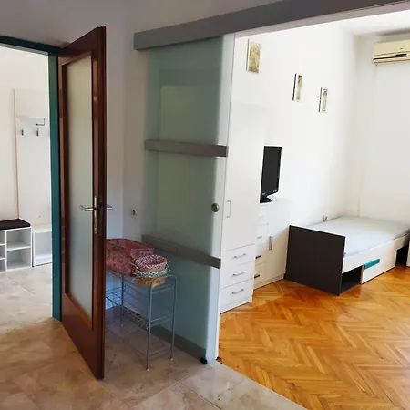 Apartment Alenka *
