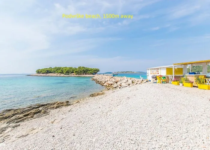 Alenka Apartamento Murter