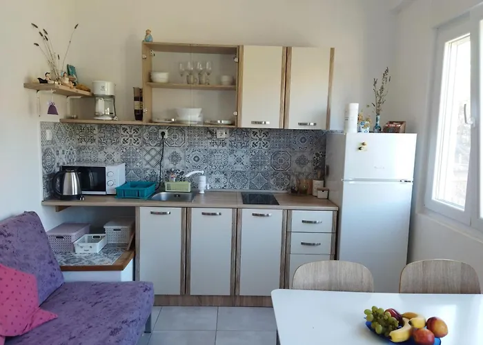 Alenka Apartamento Murter