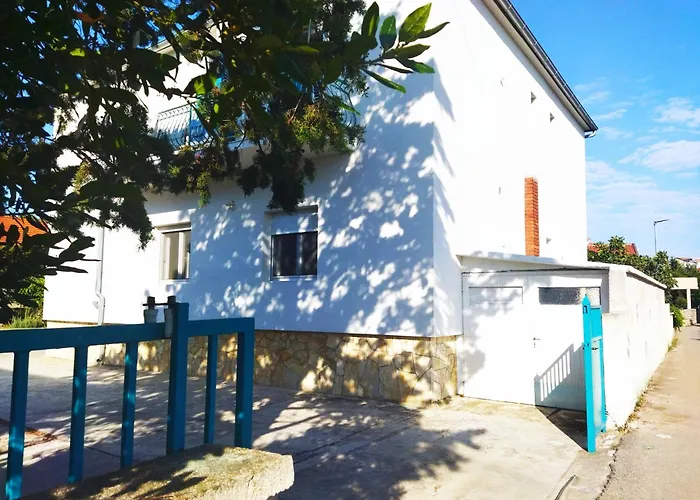 Alenka Apartman Murter