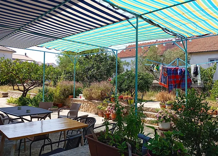 Alenka Apartman Murter